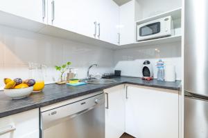 Jardín amplio en planta baja, 2 piscinas todo el año, Parking gratis, espacioso, 3 dormitorios y 2 baños