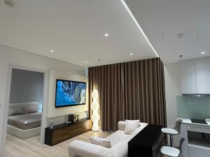 Chung Cư Căn Hộ Homestay Tự Checkin Hạ Long