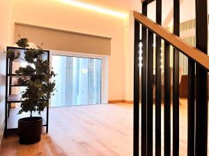 Spacious Romantic Riverside Loft with Two Levels