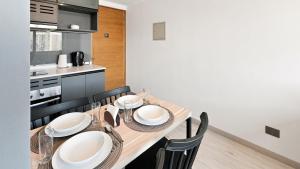 Oceana Suites Parque San Eugenio