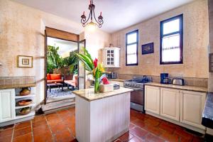 Unique Central Beautiful home views to die for from Balcony