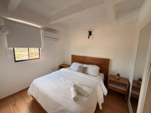 Apto 3 hab, vista ciudad, cerca Hospital y UDES