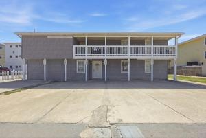 Hazels Child II Oceanfront Beach House w Pier View