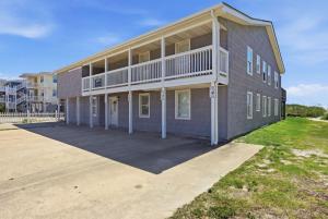 Hazels Child II Oceanfront Beach House w Pier View