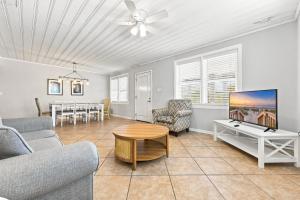 Hazels Child II Oceanfront Beach House w Pier View