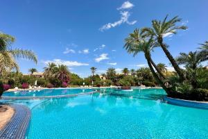 Palmeraie 3 with terrace and pools