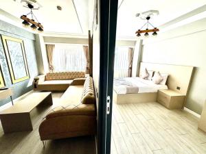Grand Bazaar Luxurious Central Hotel