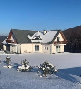 Beskid Mountain Retreat - Views, Trails & Skiing