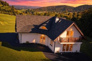 Beskid Mountain Retreat - Views, Trails & Skiing
