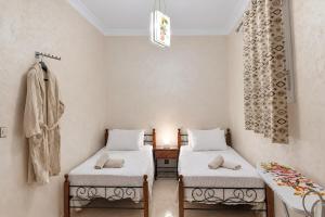 An air-conditioned apartment with a balcony, close to the Corniche, just a minute away