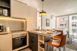 HOM I Parking, WiFi, AA, GYM, Movistar Arena