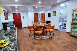 Casa Pacheco 2 - Modern 2BR 1 BA, Walk to Castle and Beach, Secure Parking Included