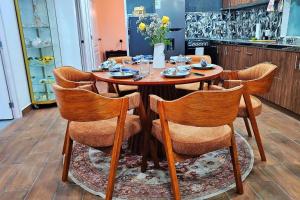 Casa Pacheco 2 - Modern 2BR 1 BA, Walk to Castle and Beach, Secure Parking Included