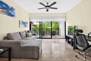 Downtown Playa Oasis 2BR-2BA Retreat