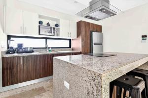 Downtown Playa Oasis 2BR-2BA Retreat