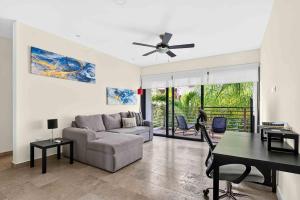 Downtown Playa Oasis 2BR-2BA Retreat