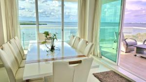 Family Paradise | 4BR Penthouse by the Beach