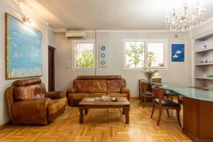 The Grand Central SKG