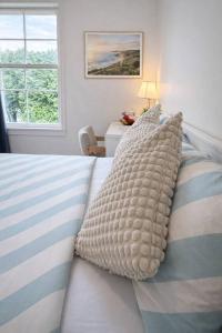 The Garden Homestay 5-10 Min to YVR & Downtown