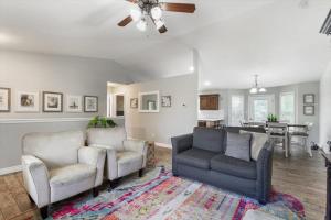 Family Falls Retreat-Sleeps 12