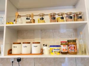 2BR TOWN APT NEAR VILLAGE SUPERMKT, RESTURANTs, HOSPTL