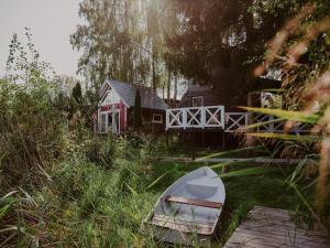 Holiday Home by Lake Kl pnicko with Pier