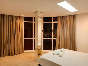 Amazing Appartement au centre ville en face HILTON & la Gare Train de TGV F3