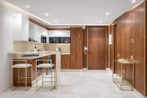 Chic King Suite Maarif Princess Free Parking