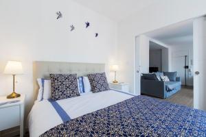 Amazing Downtown Apt with small balcony with view over the castle