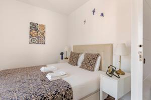 Amazing Downtown Apt with small balcony with view over the castle