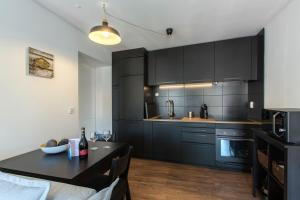 Amazing Downtown Apt with small balcony with view over the castle