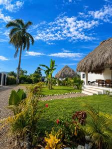 Dream House Playita - 2 Independent Villas, 2 Min from the Beach