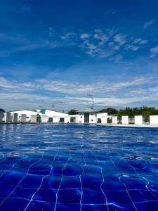 Casa Vacional piscina entre Girardot y Flandes