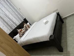 Cozy 2BR Near TRM Mall -Wi-Fi, Parking, Security
