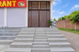 Hotel O Raj In