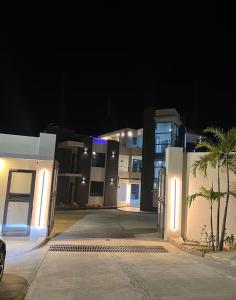 Affluence - Lux 1Bd MoBay Apt Central Roof top Pool