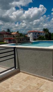 Affluence - Lux 1Bd MoBay Apt Central Roof top Pool