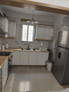 5-Min Walk to Beach, Newly Renovated 2BR