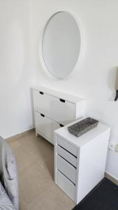 5-Min Walk to Beach, Newly Renovated 2BR