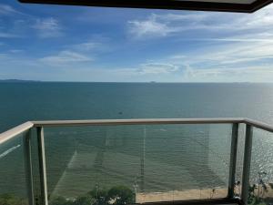 Direct seaview, 2-bed, 59-floor seaview pool