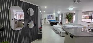2 Bdrms Lleras, Provenza Apt, 98 inch TV & Pool table
