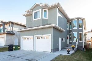 CozyHouse*5BR*FamilyBaby&KidFriendly*KingBed*AC*