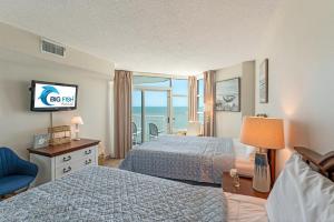 2BR Oceanfront View at Carolinian with Amazing Pool