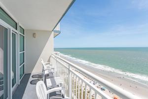 2BR Oceanfront View at Carolinian with Amazing Pool