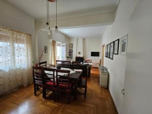 Nafplio family nest