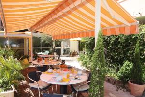 Hotels Logis Hotel l'Esterella : photos des chambres