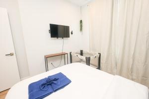 3Bdrm3Bath, Sleeps 10, WD, Wifi, Backyard, New