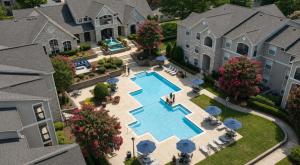 Landing Amazing 3BD Clubhouse Game Room