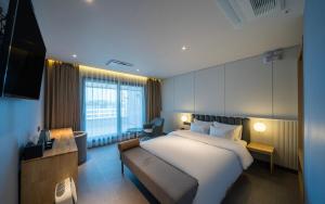 Brown Dot Hotel Siheung Geobukseom