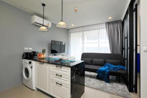 Comfy 1BR room, Roof Pool, 5 min to Surin Beach